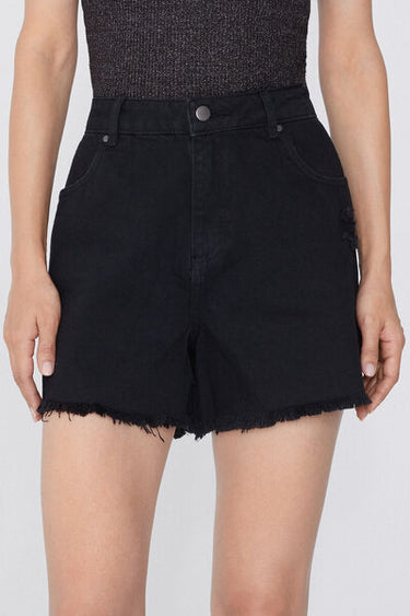 Shorts in Fringed Denim