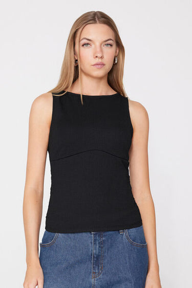 Short Crinkle Camisole with Wide Shoulder Straps
