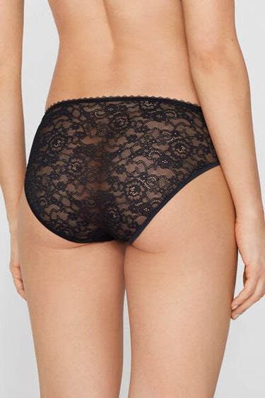Dark Romance Briefs