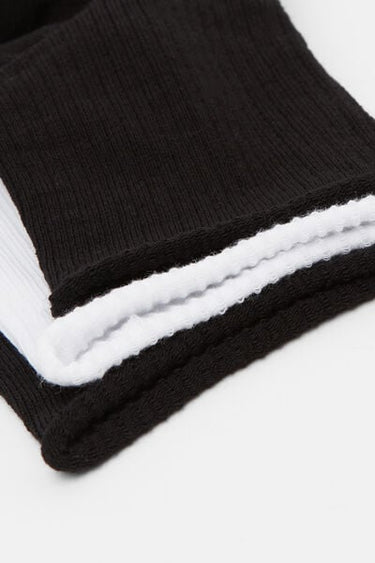3 Pairs of Women’s Ribbed Hemless Short Socks